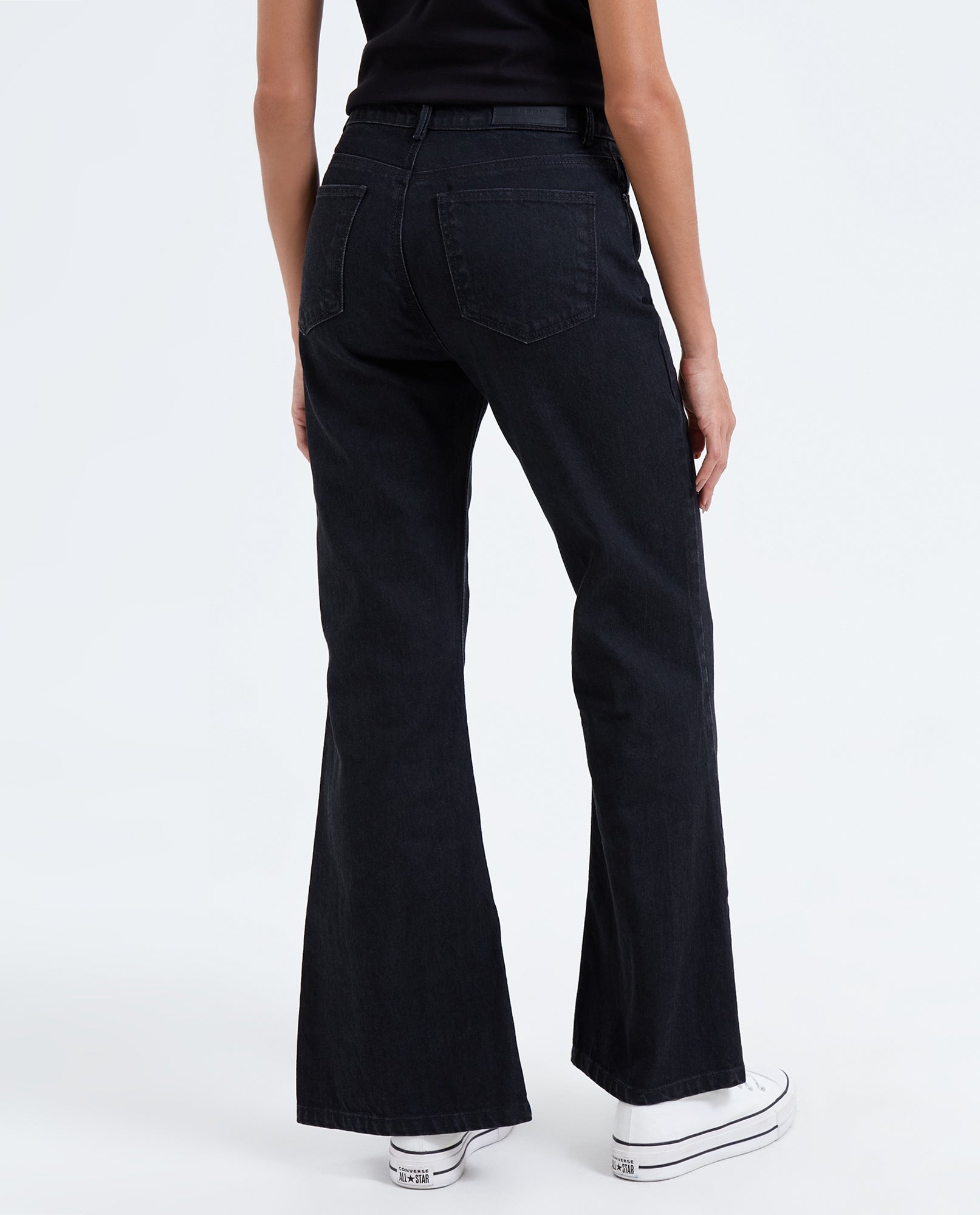Jean Flare oscuro para mujer - Negro 34_672E014_A02759_5