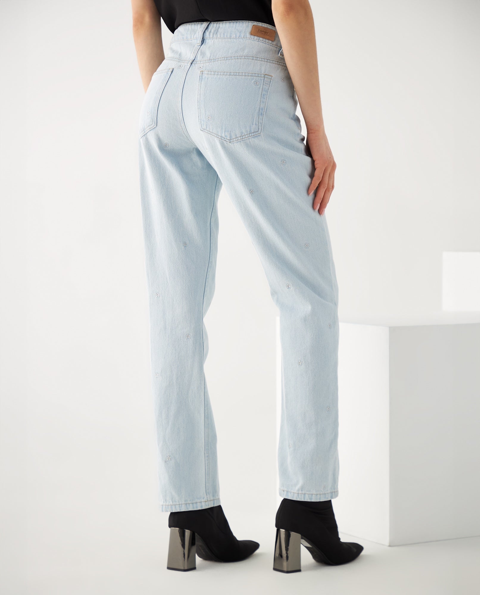 Jean Straight tono claro para mujer - Azul 34_672F002_AZU114604_4
