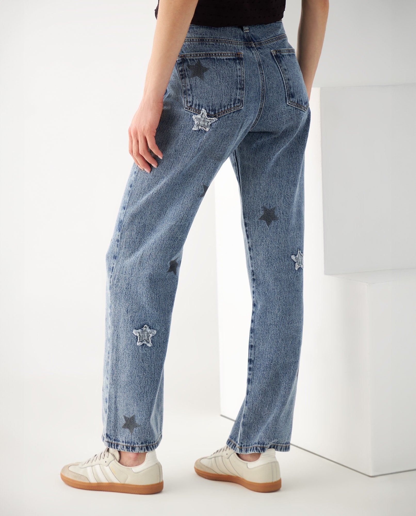 Jean con apliques de estrellas para mujer - Azul 34_672F011_AZU174027_4