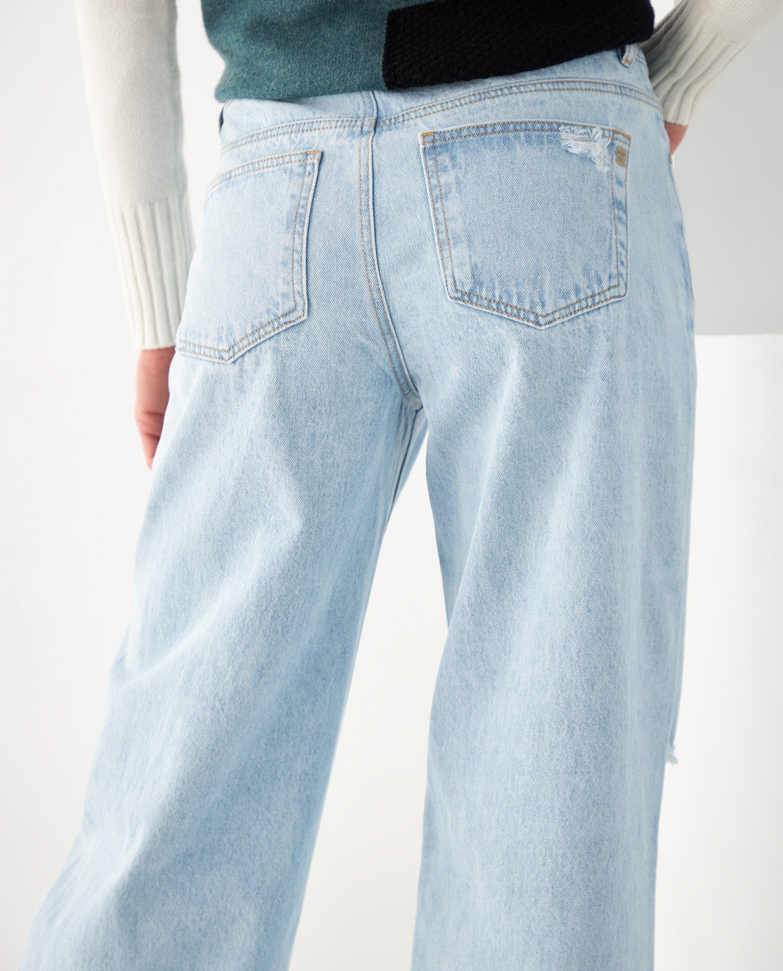 Jean Wide Leg con rotos para mujer - Azul 34_672F015_AZU154319_5