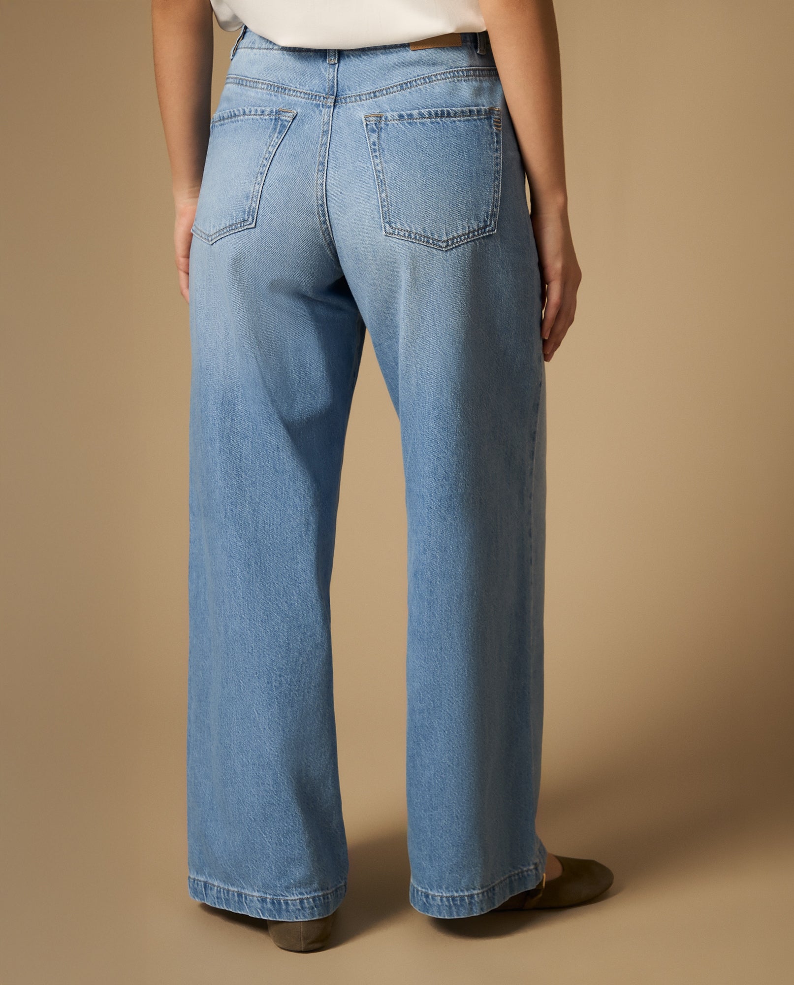 Jean wide leg con bolsillos tipo parche - Azul 34_672H002_AZU134110_4