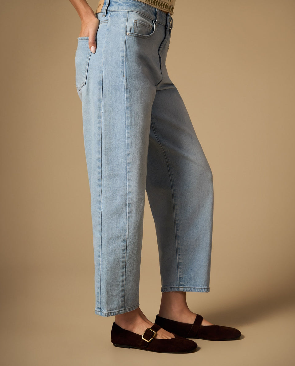 Jean barrel tiro medio silueta curva - Azul 34_672H003_AZU134110_4