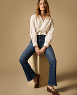 Jean flare largo regular tiro medio - Azul