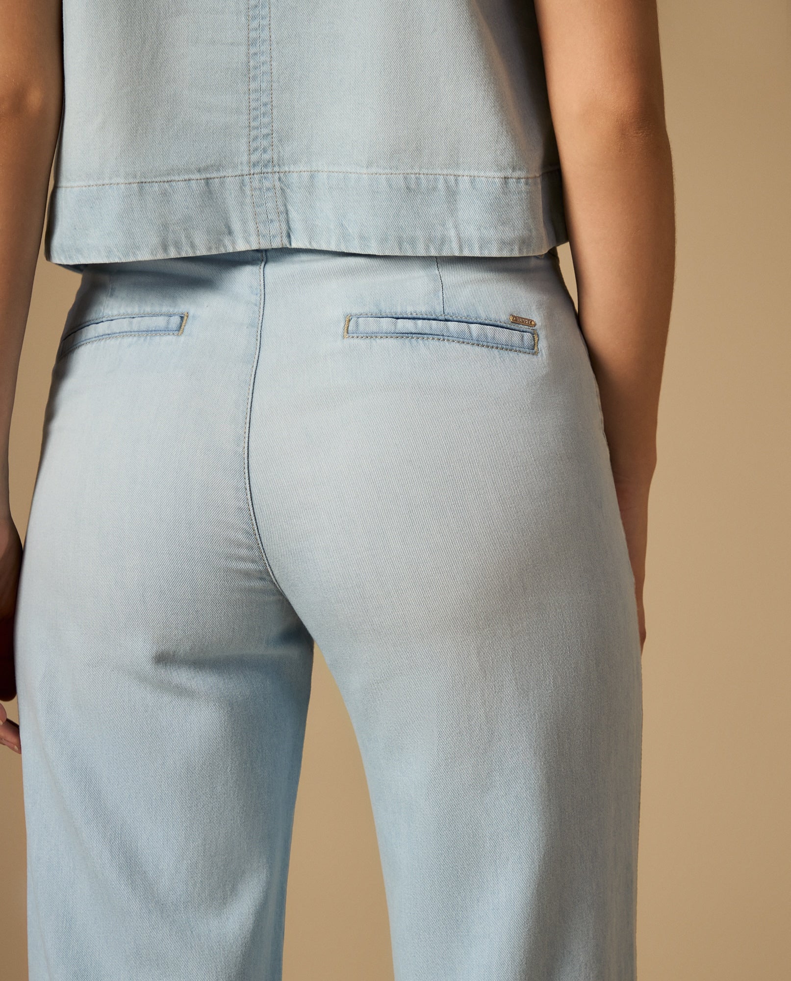 Jean wide leg denim liviano con cinturón - Azul 34_672H018_AZU134110_6