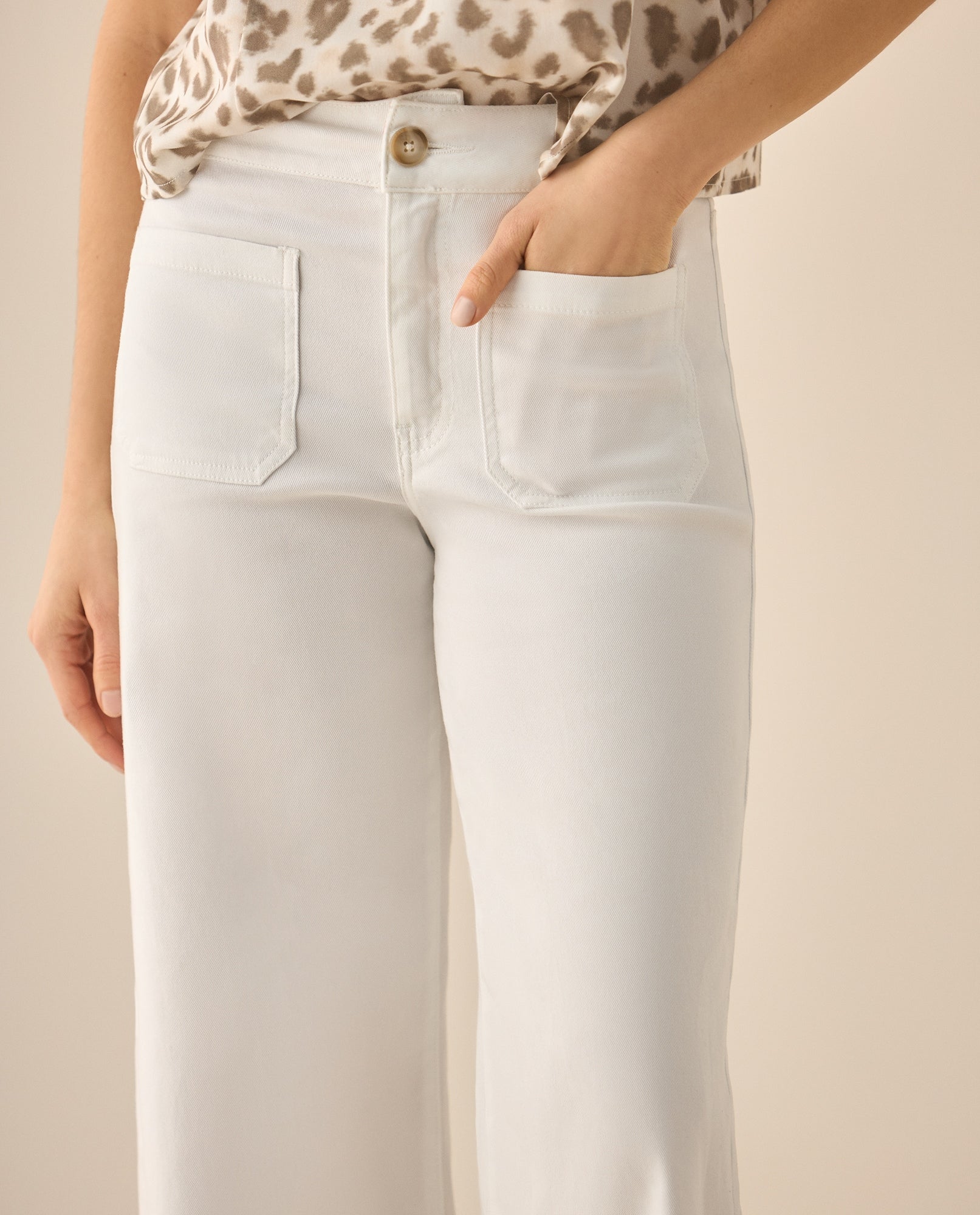 Jean Boot Cut en white denim para mujer - Crudo 34_673G000_CRU110602_4