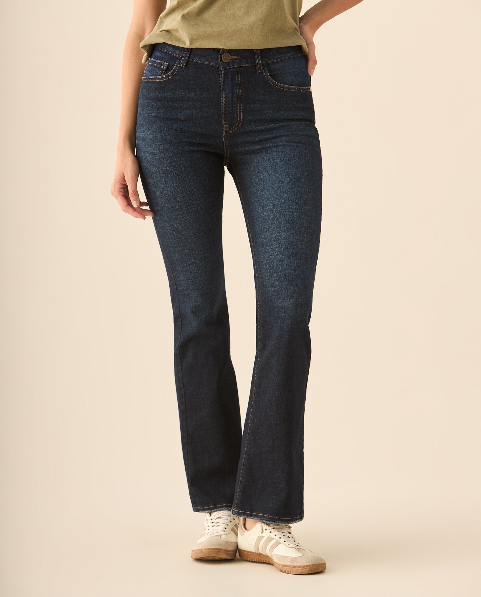 Jean Boot Cut tono oscuro para mujer - Azul 34_673G008_AZU174027_3