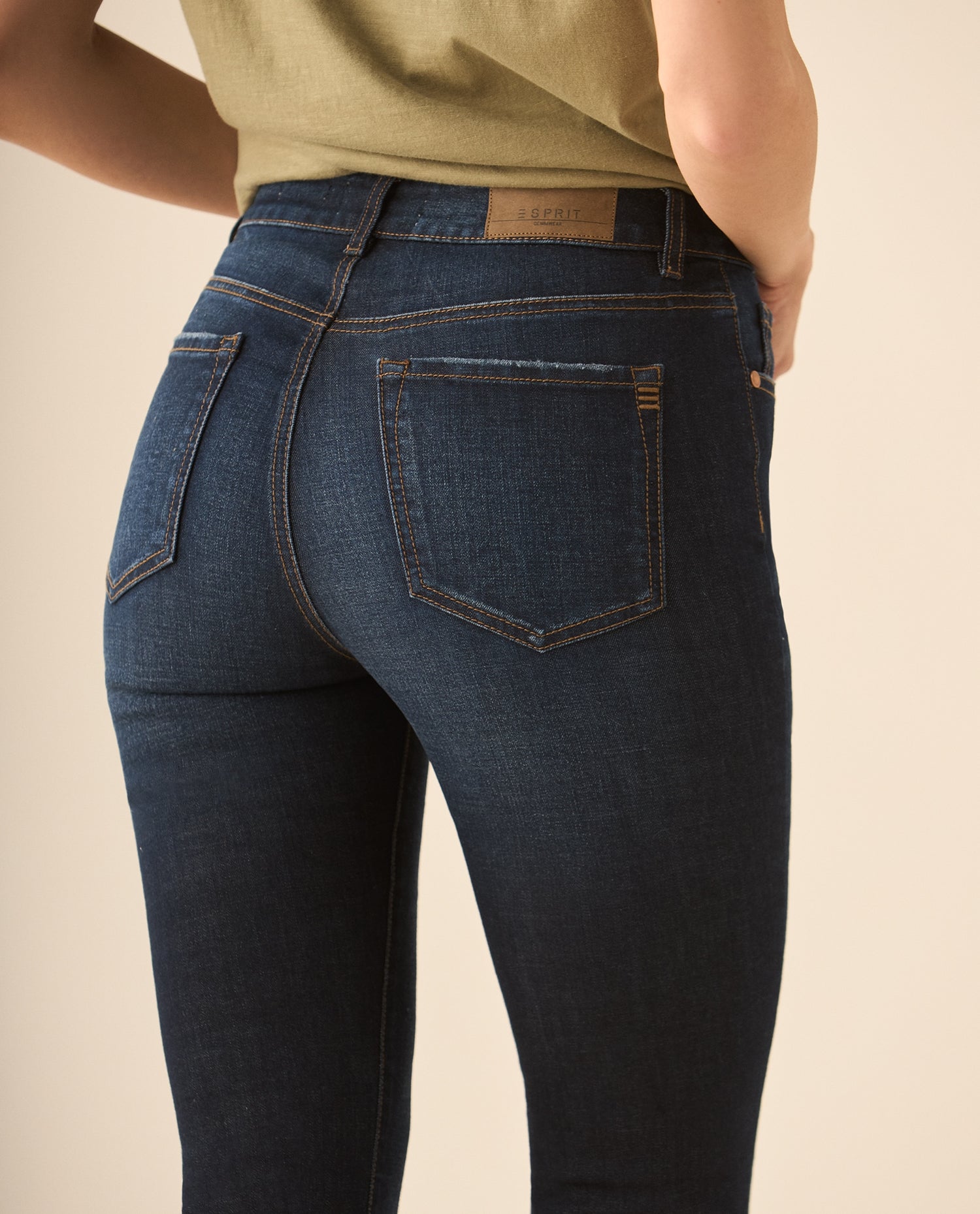 Jean Boot Cut tono oscuro para mujer - Azul