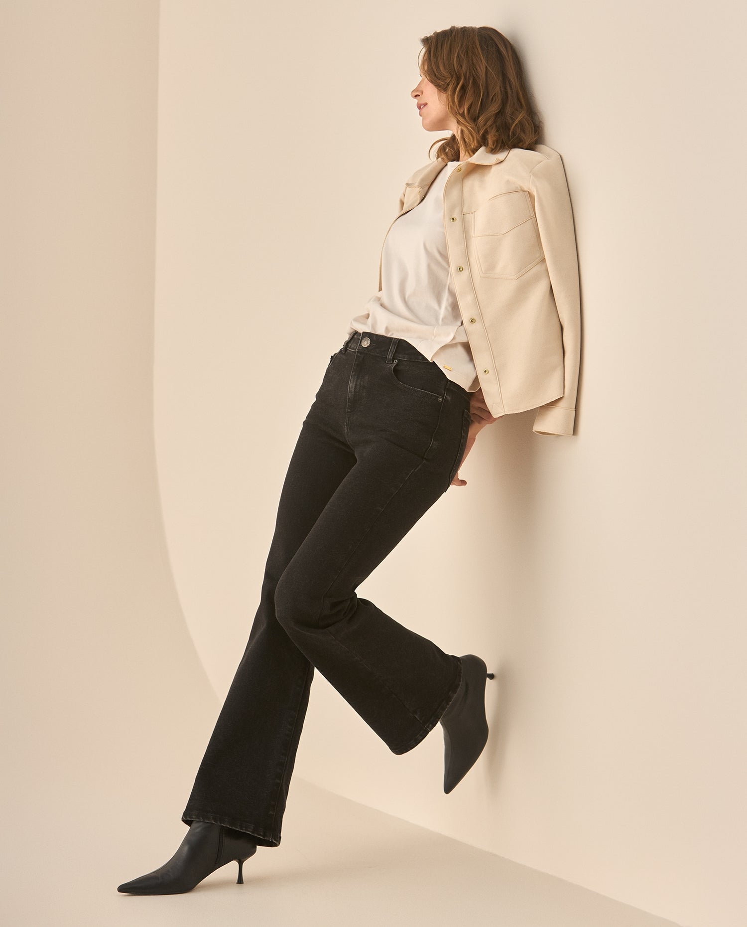 Jean Boot Cut en black denim para mujer - Negro