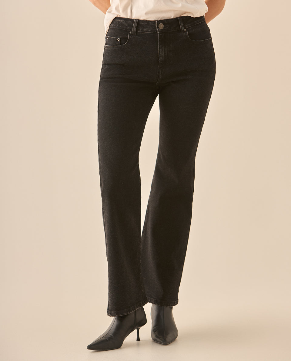 Jean Boot Cut en black denim para mujer - Negro 34_673G012_NEG193909_3
