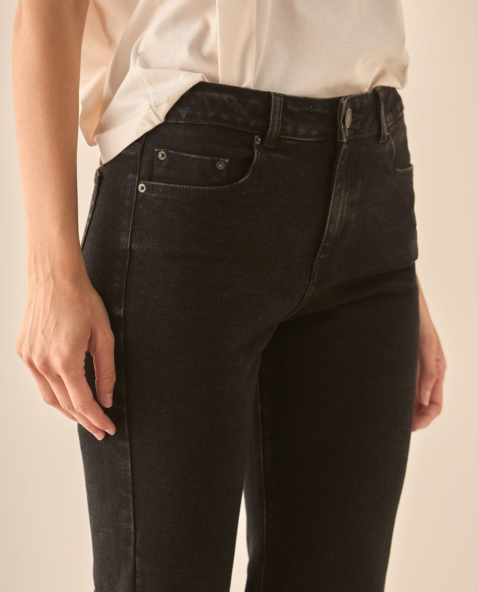 Jean Boot Cut en black denim para mujer - Negro 34_673G012_NEG193909_4
