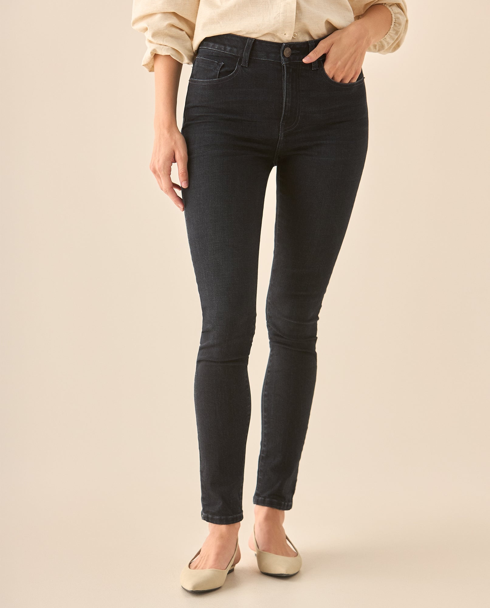 Jean Skinny tono oscuro para mujer  - Azul 34_673G014_AZU193933_3