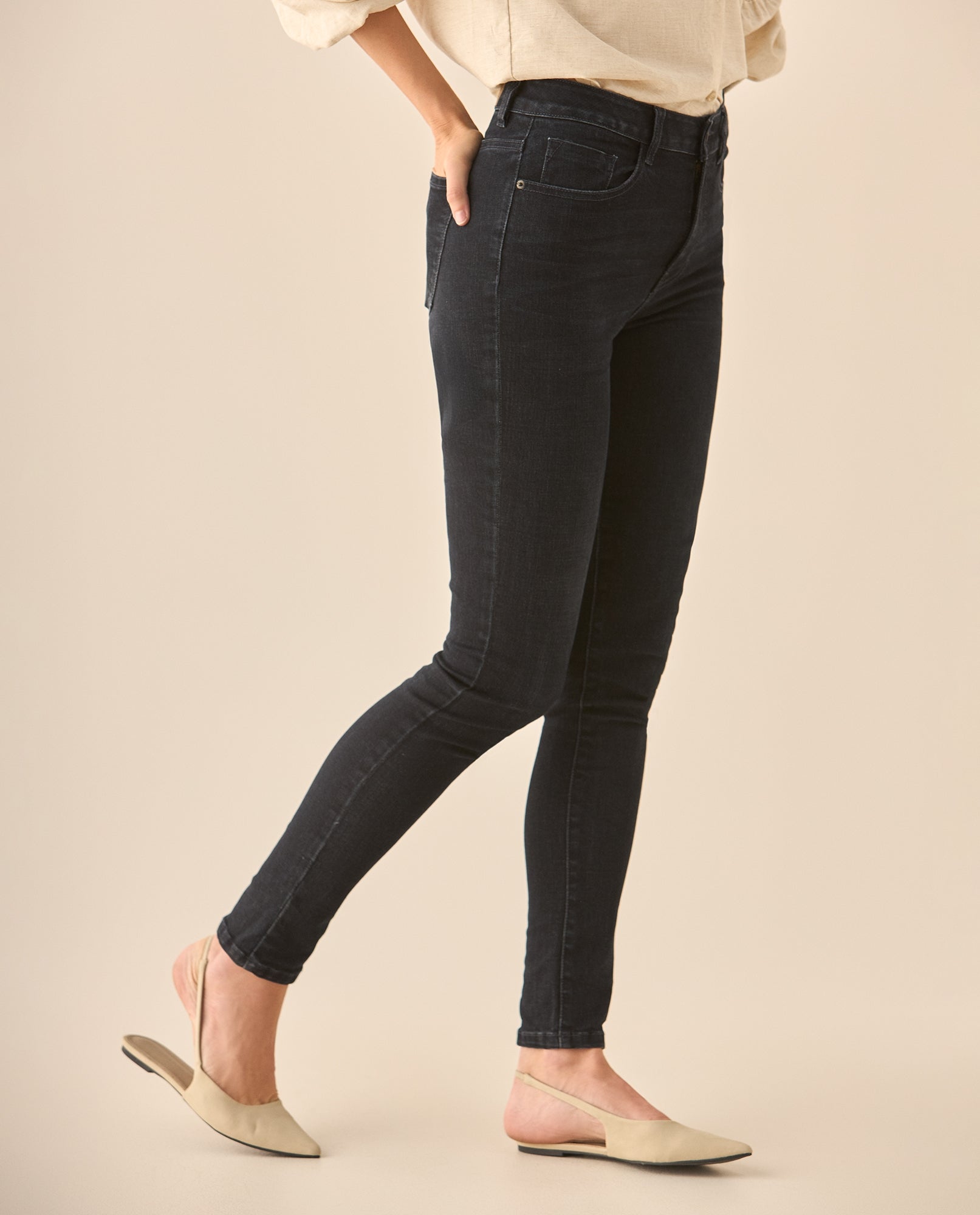 Jean Skinny tono oscuro para mujer  - Azul 34_673G014_AZU193933_5