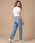 Jean Barrel Tiro Alto Stone Wash - Azul