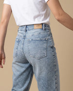 Jean Barrel Tiro Alto Stone Wash - Azul
