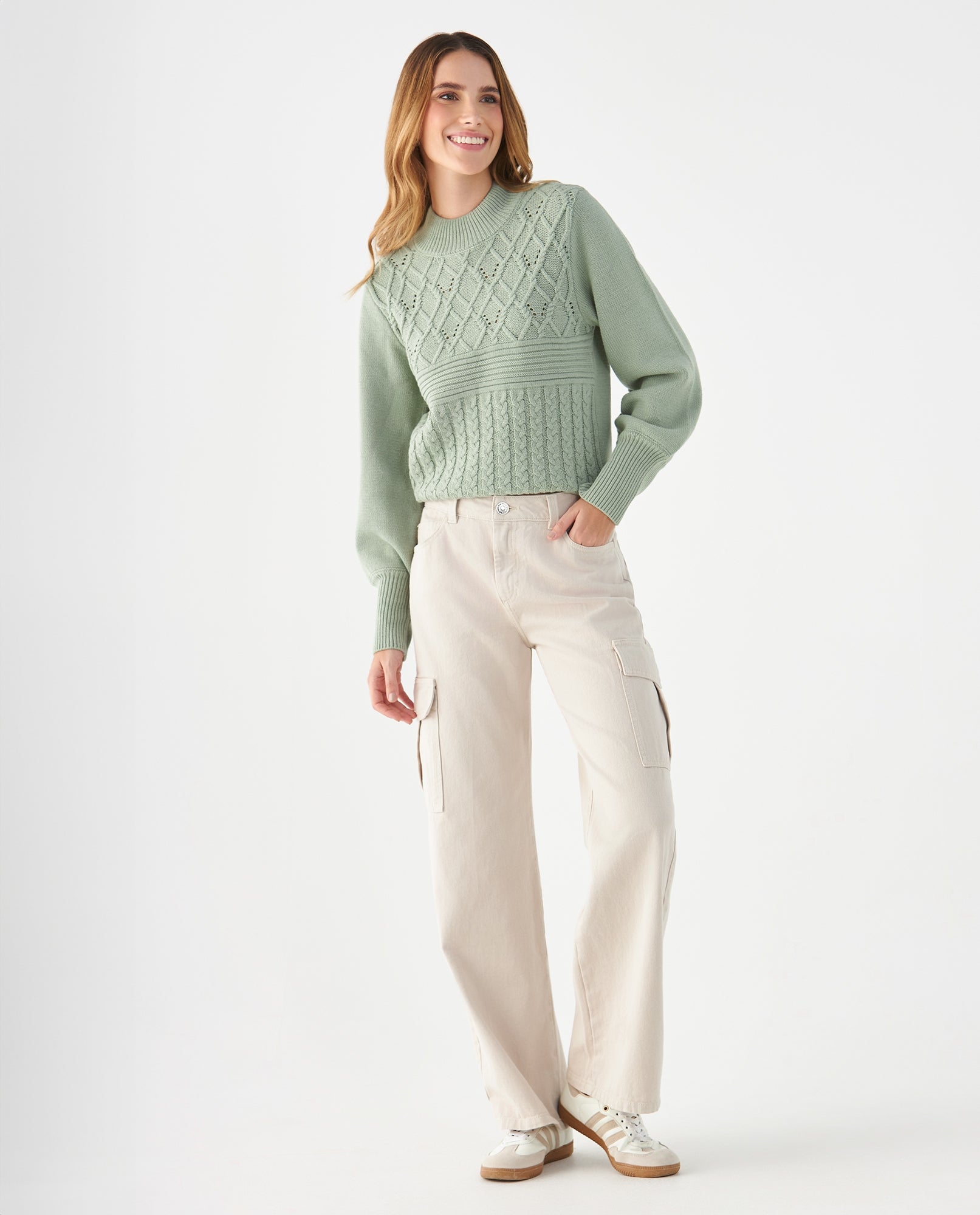 Jean Cargo tono claro para mujer - Crudo 34_679F022_CRU110110_0