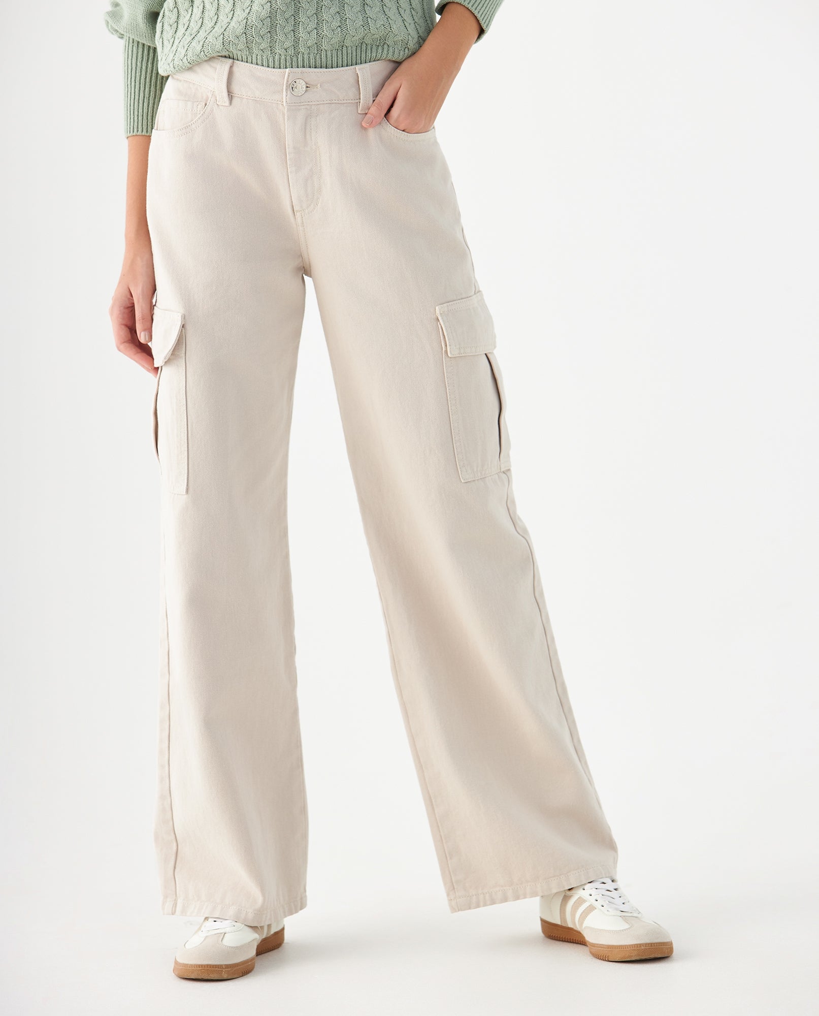 Jean Cargo tono claro para mujer - Crudo 34_679F022_CRU110110_3