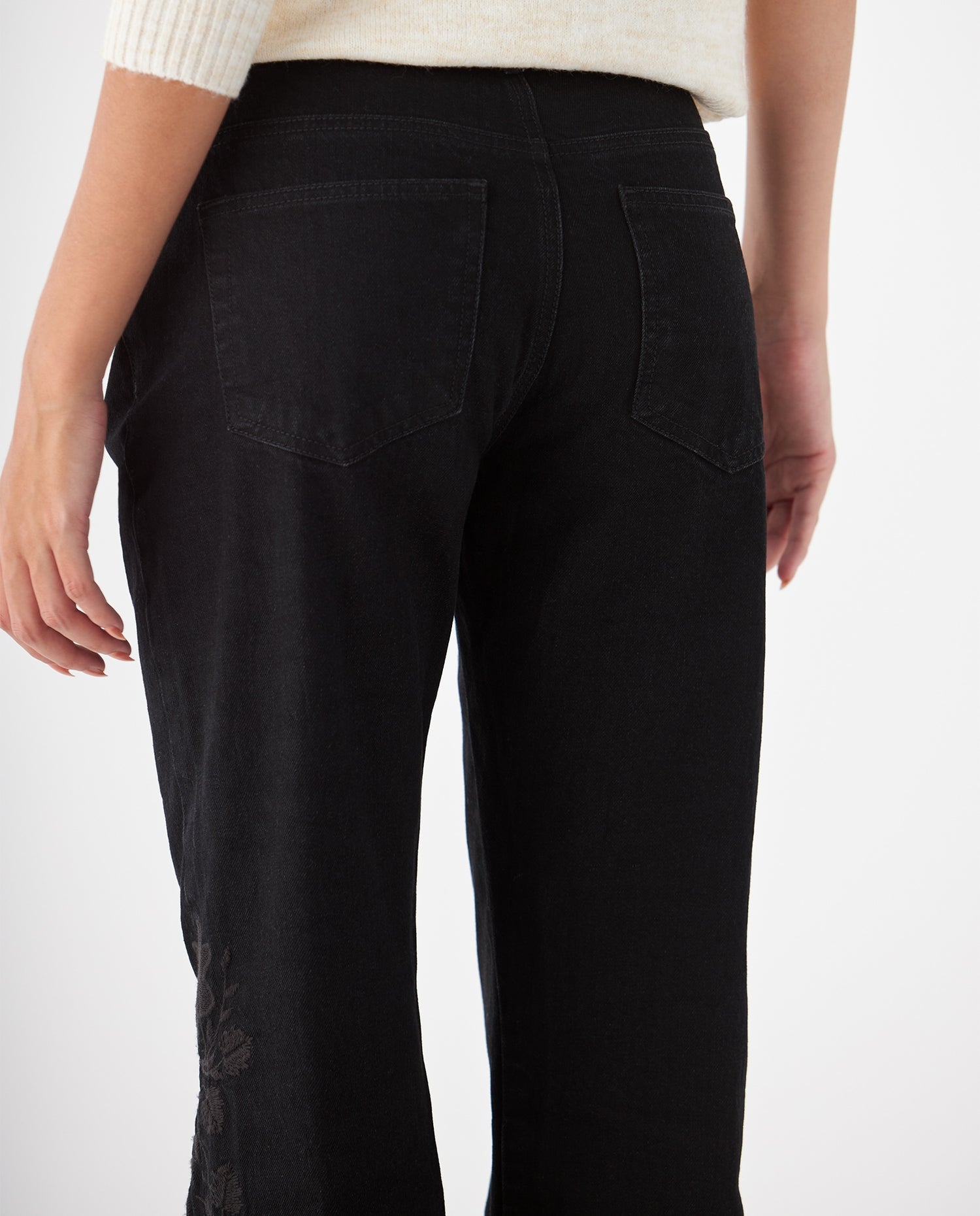 Jean Relaxed black denim para mujer - Negro