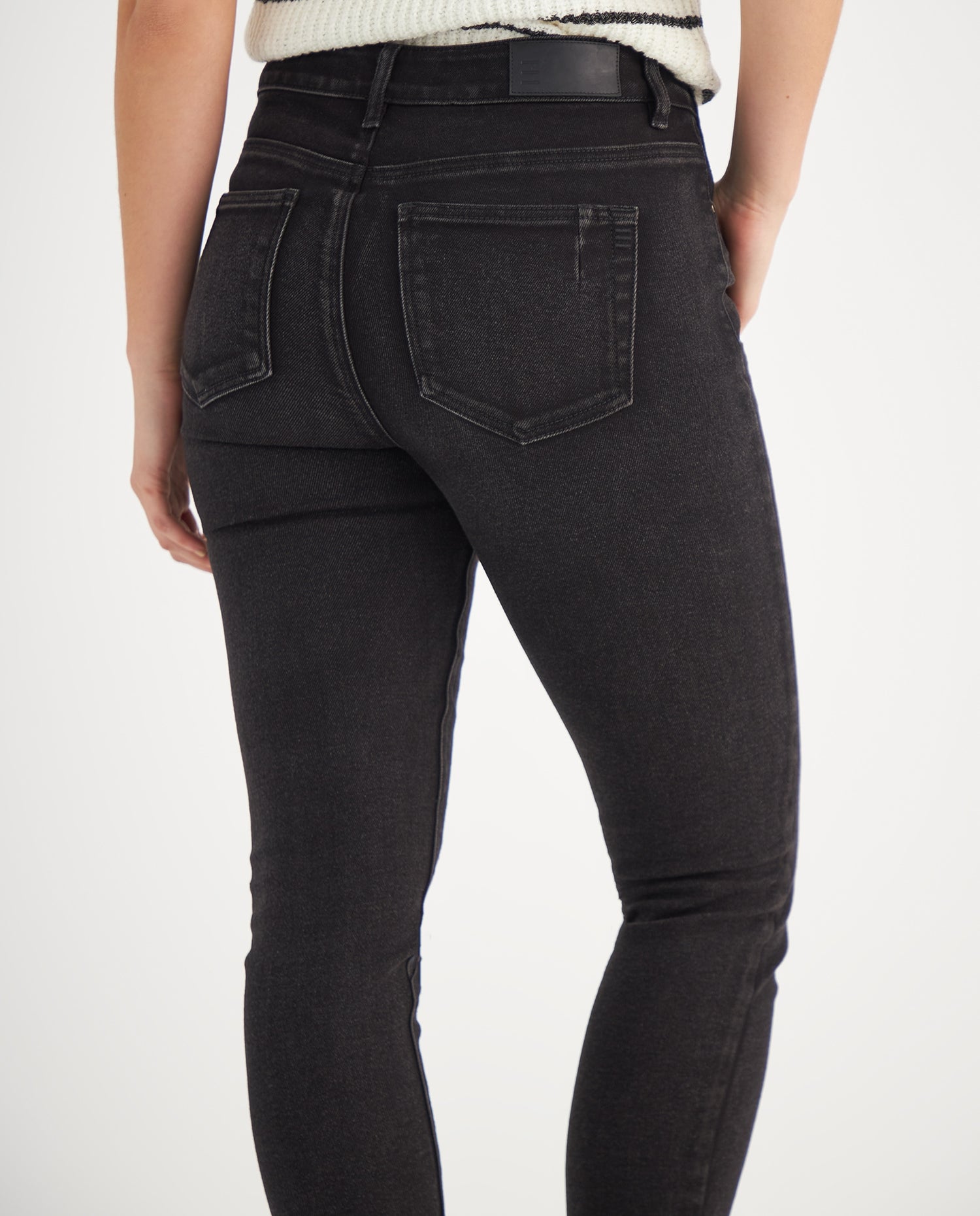 Jean Skinny en black denim para mujer - Negro