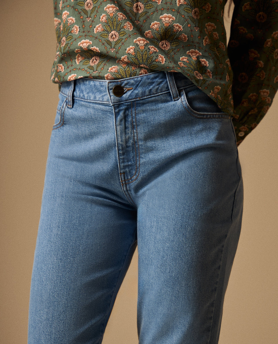 Jean Mom Azul Claro Tiro Alto - Azul 34_679G021_AZU134110_4
