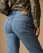 Jean Mom Azul Claro Tiro Alto - Azul
