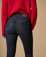 Jean Straight Azul Oscuro con Stretch Suave - Azul