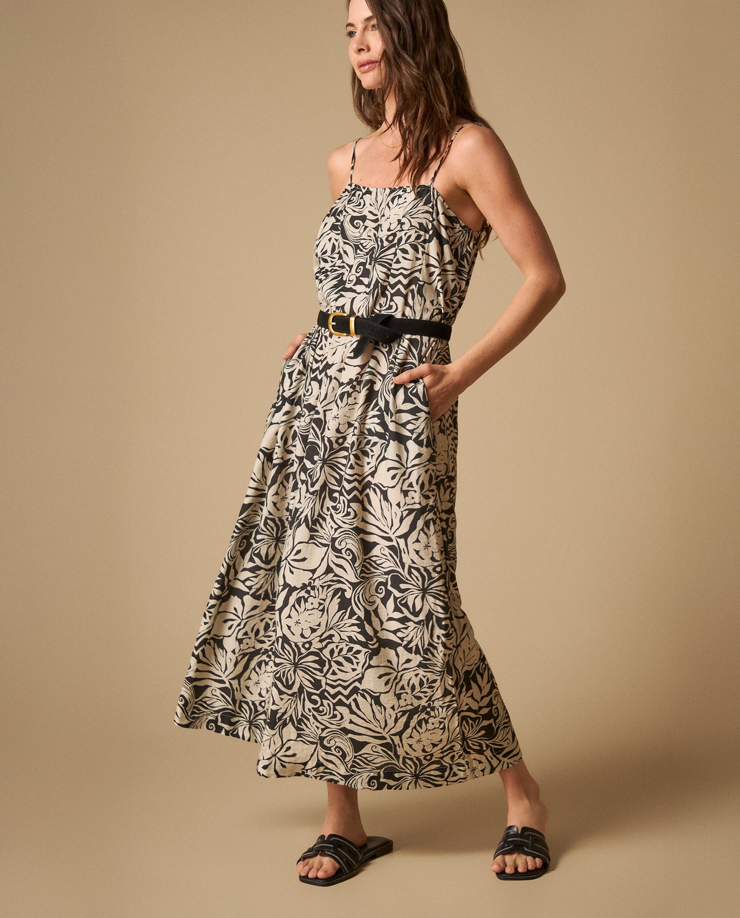Vestido largo de tiras con caída fluida - Crudo