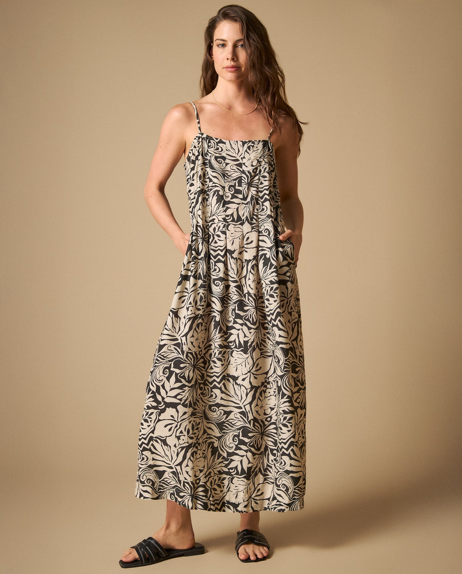 Vestido largo de tiras con caída fluida - Crudo