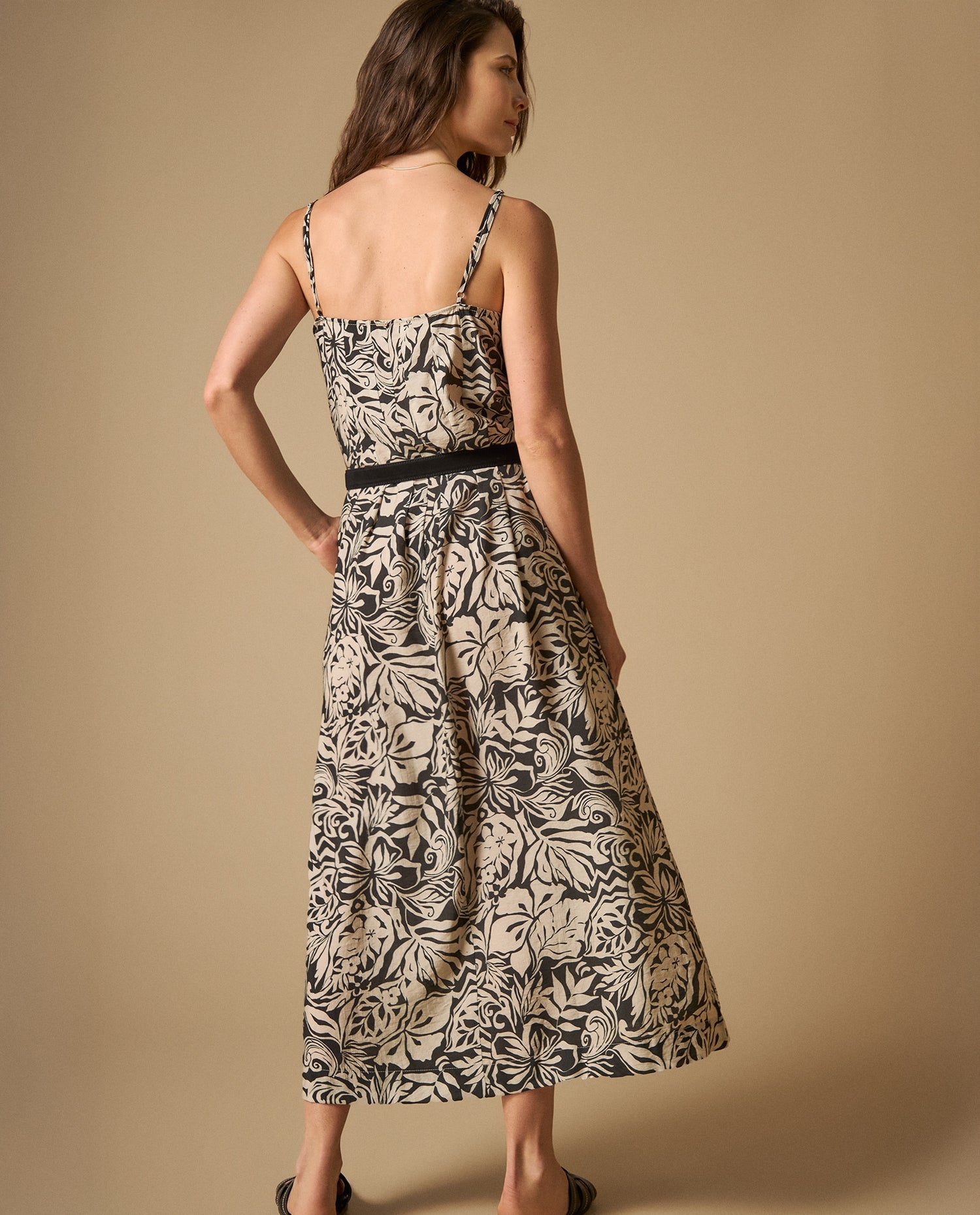 Vestido largo de tiras con caída fluida - Crudo