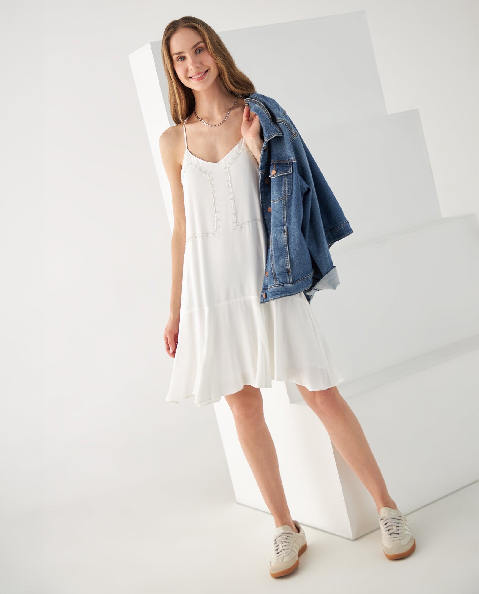 Vestido con apliques decorativos - Crudo 34_692F007_CRU110602_6