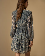Vestido corto con diseño paisley y cintura fruncida - Azul