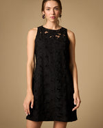 Vestido corto manga sisa con detalles de textura - Negro