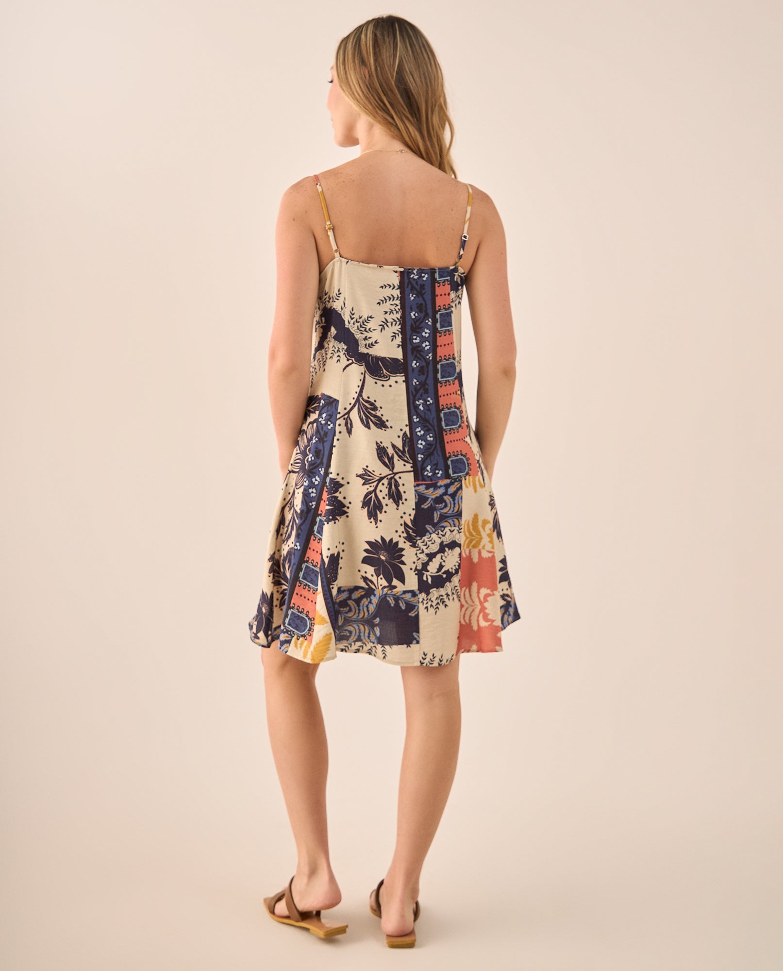 Vestido Patchwork Floral con Tirantes Ajustables - Blanco 34_699G003_BLA110601_5