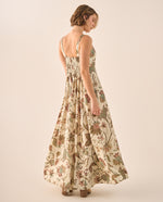 Vestido Largo Floral con Tirantes Ajustables - Blanco