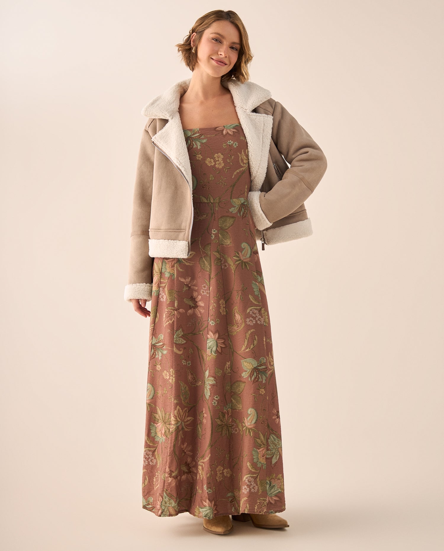 Vestido Largo Floral con Tirantes Ajustables - Café