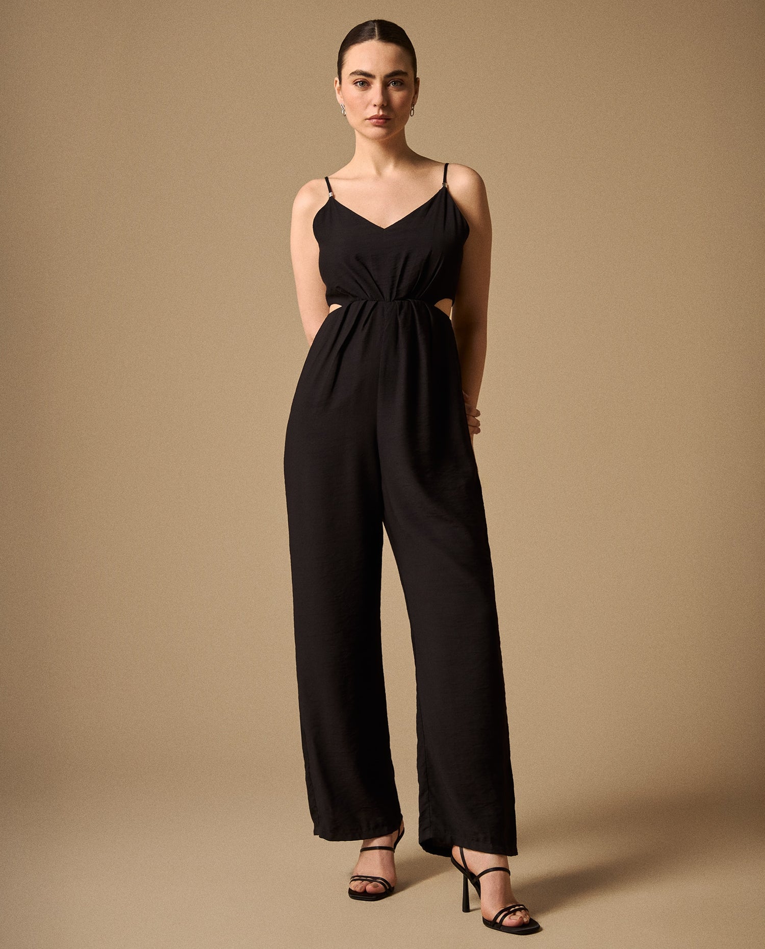 Enterizo Beige con Detalle Cut-Out Lateral - Negro