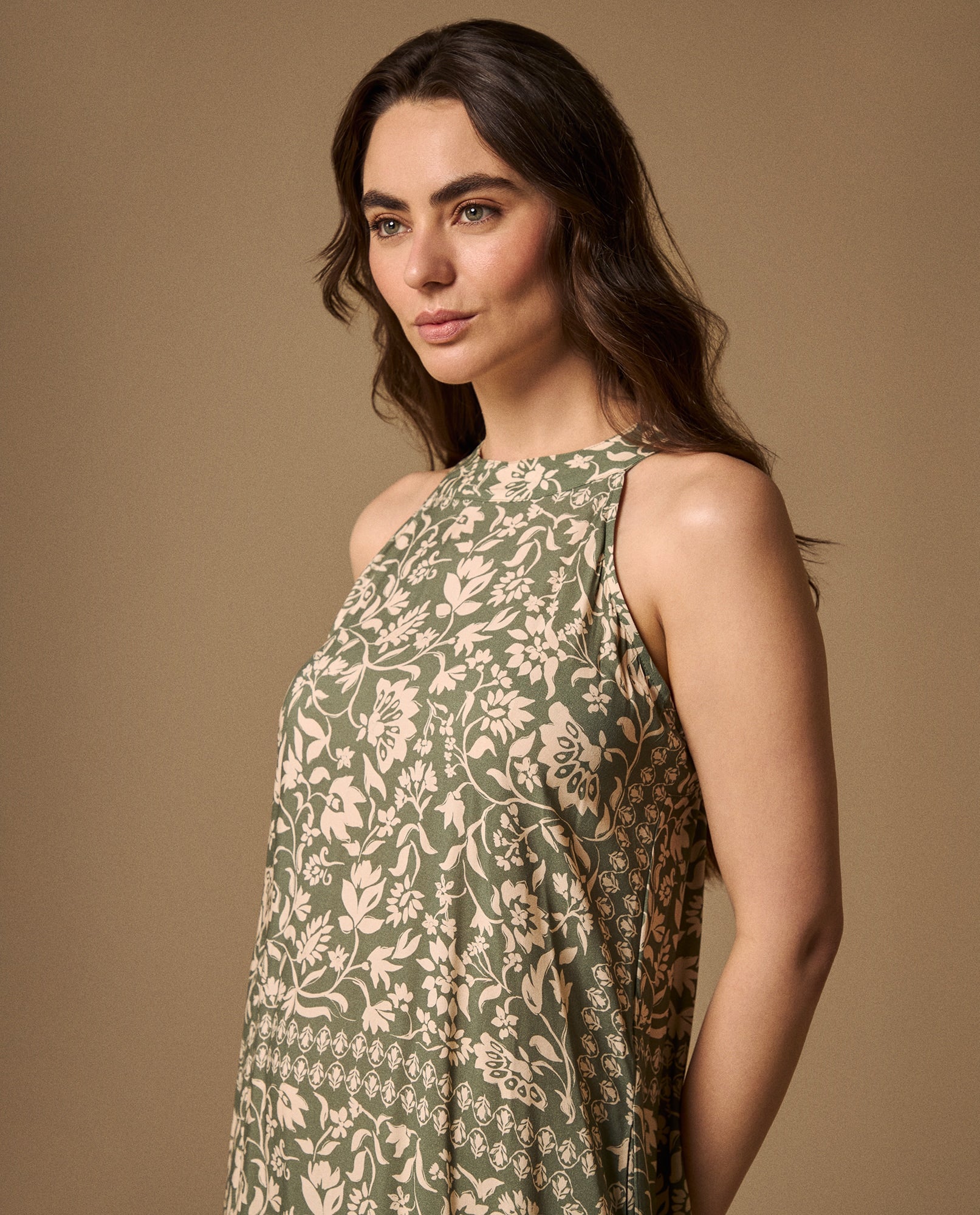 Vestido Floral con Volante - Verde 34_699G022_VER176009_4