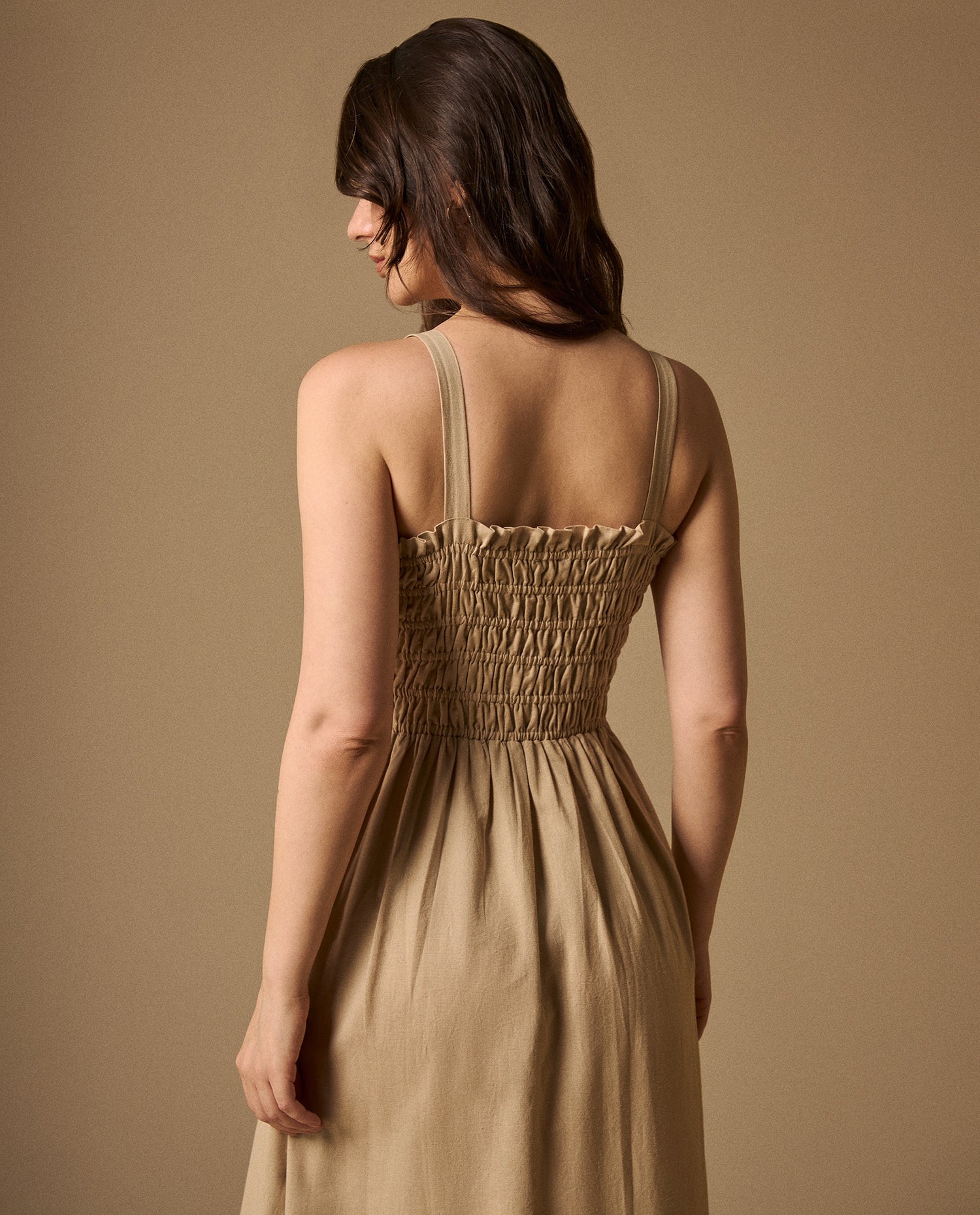 Vestido Largo con Bordados Florales Artesanales - Beige