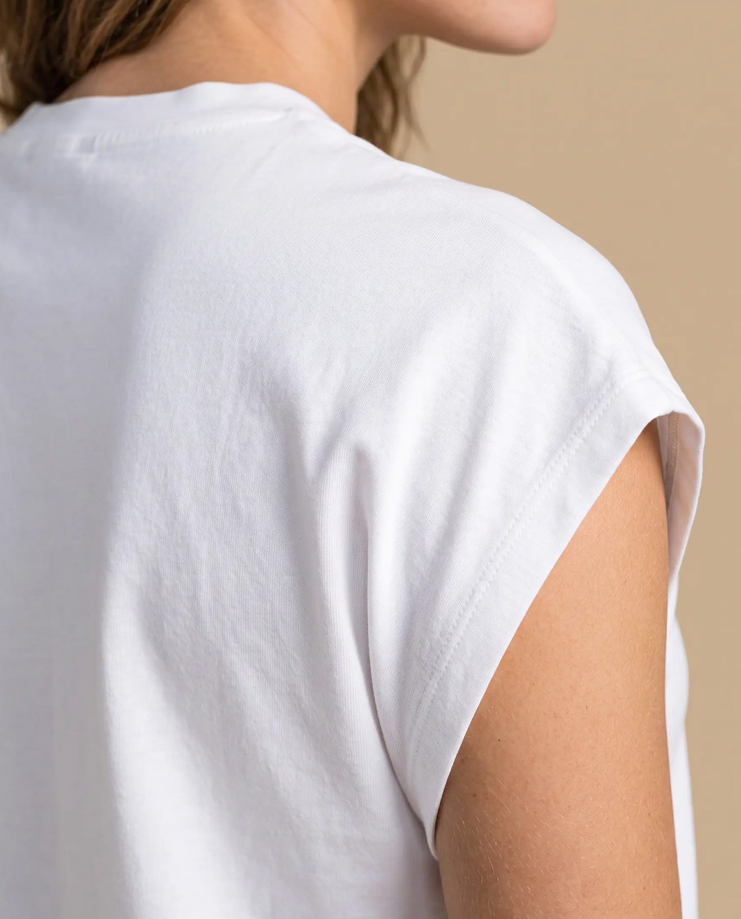 Camiseta manga sisa cuello redondo - Crudo