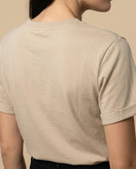 Camiseta cuello redondo con bordado en pecho - Café