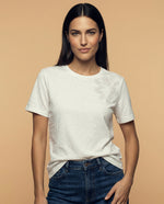 Camiseta manga corta con detalle bordado - Crudo