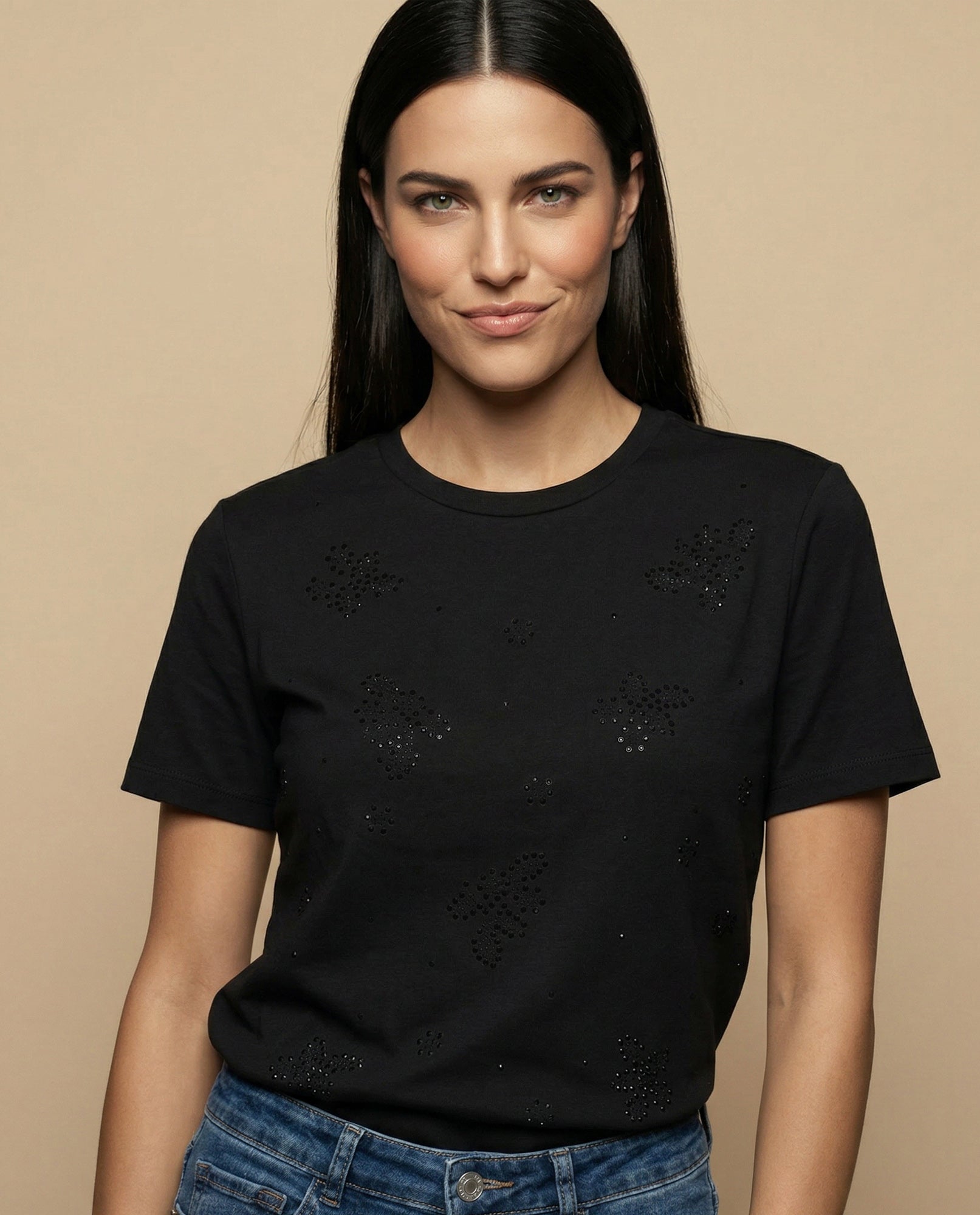 Camiseta bordada manga corta con largo extendido - Negro 34_905H027_NEG190303_3