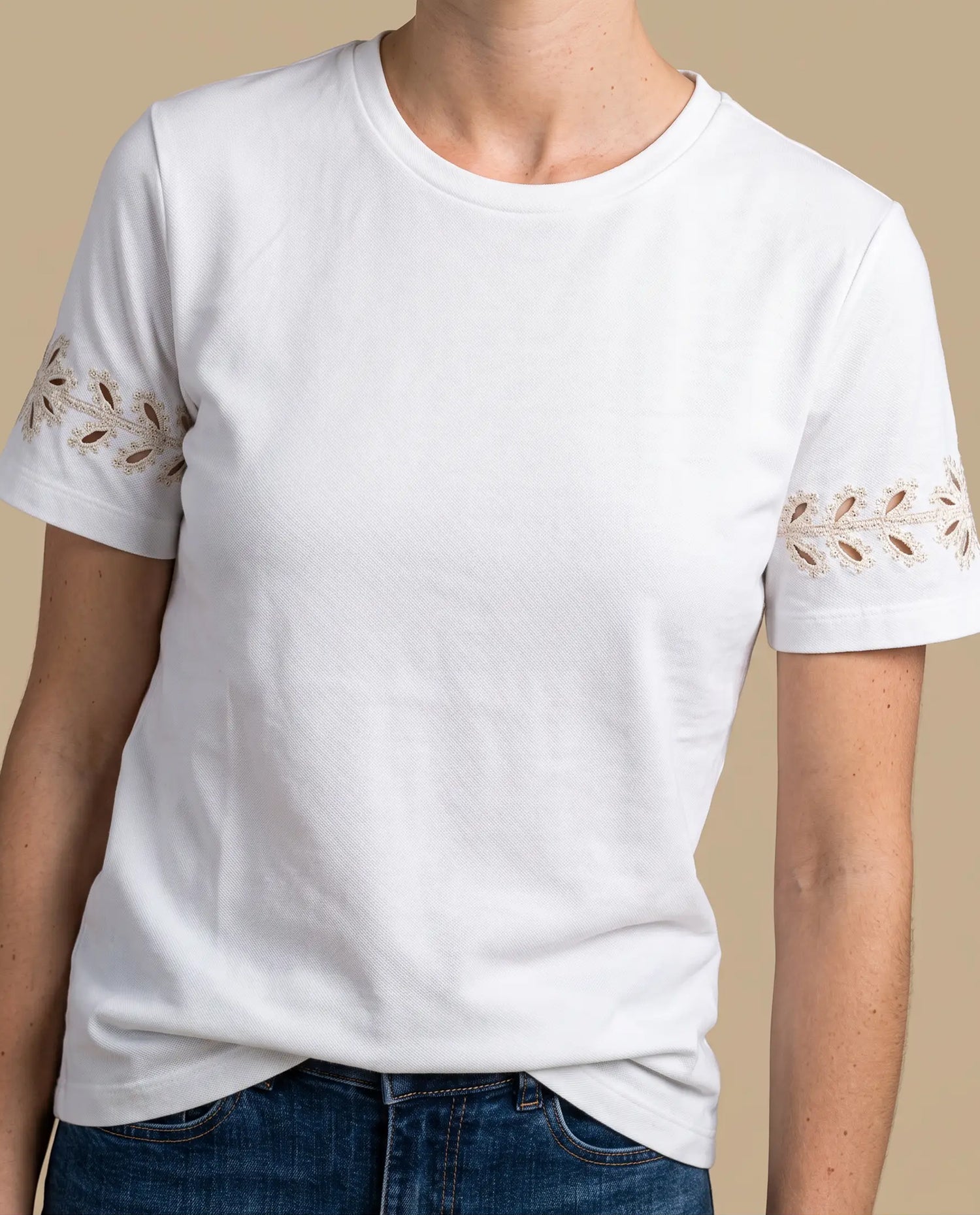 Camiseta manga corta bordado hojas - Crudo