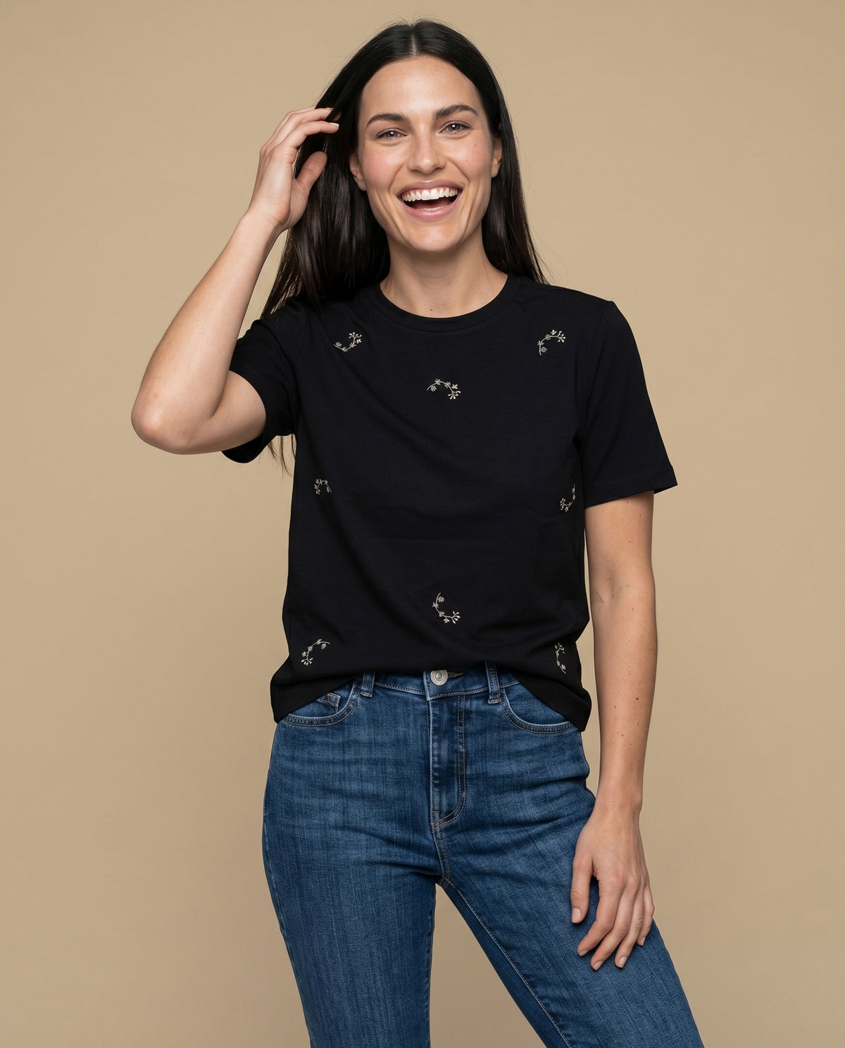 Camiseta manga corta bordada - Negro 34_905H083_NEG190303_0