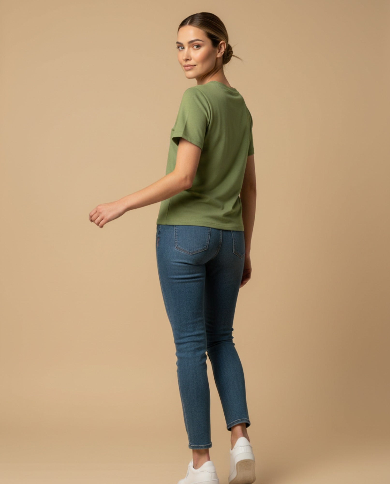 Camiseta con Bordados Florales - Beige 34_909G008_BEI161110_0