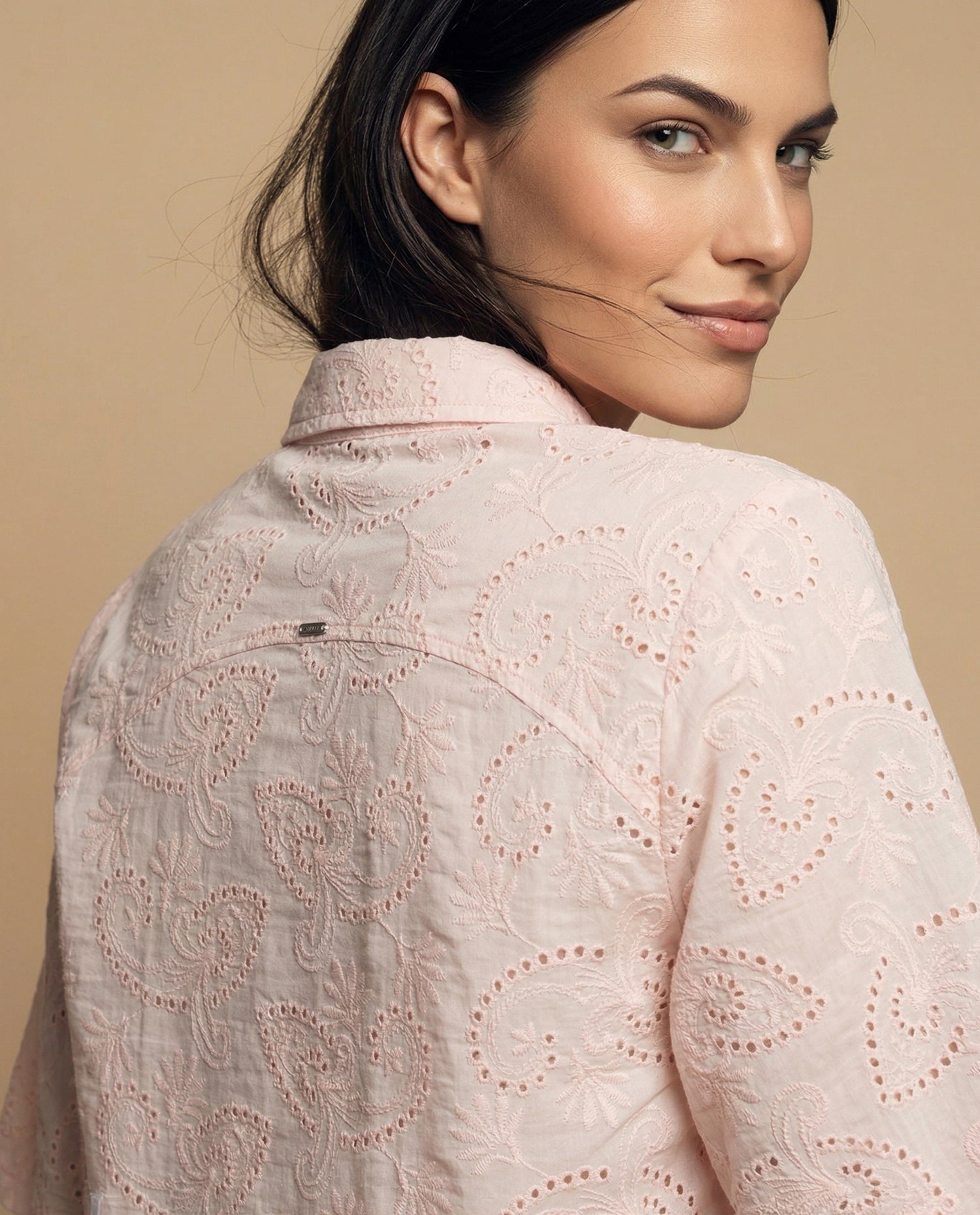 Camisa tejido con textura manga 3/4 cuello camisero - Rosa