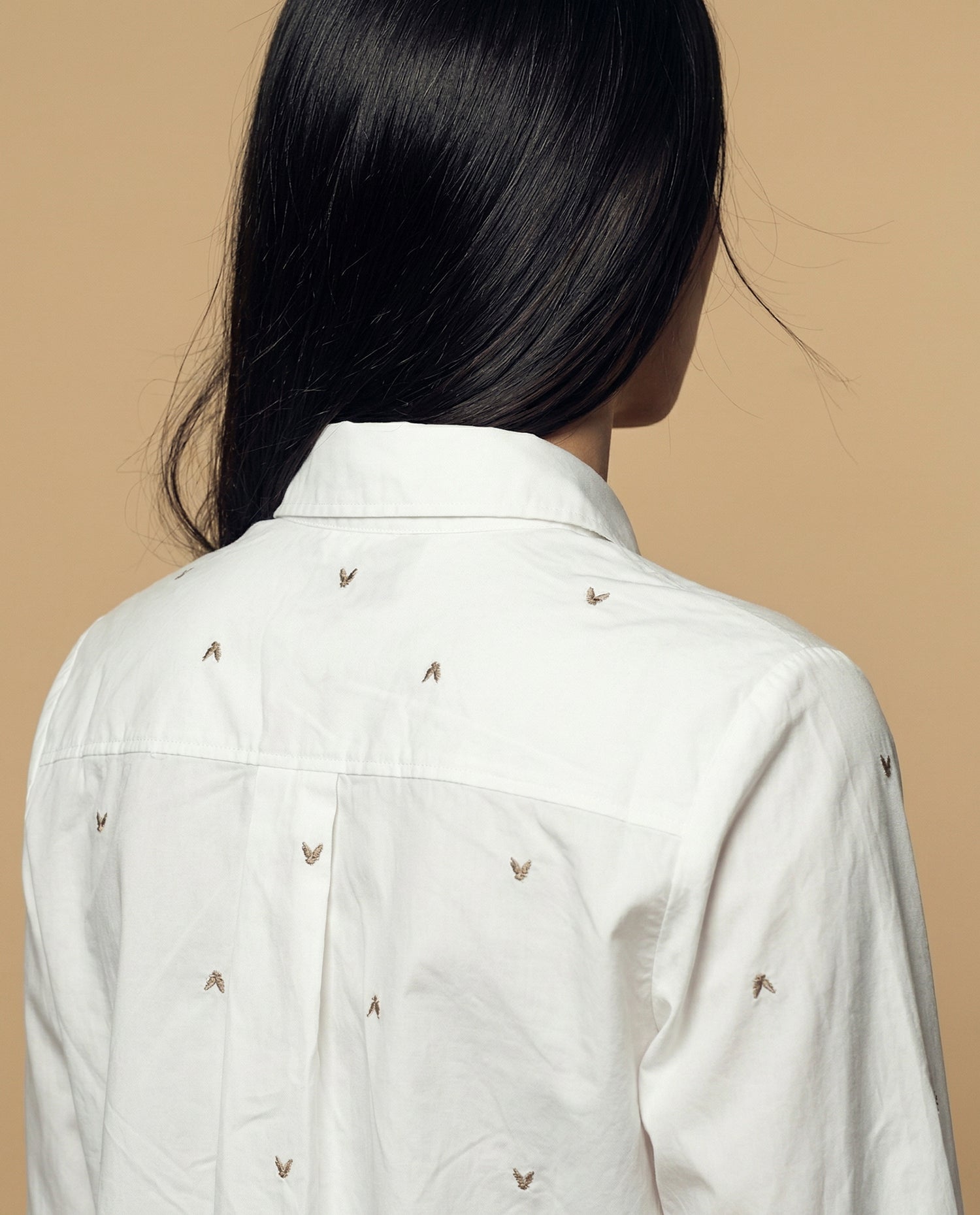 Camisa manga larga con estampado continuo - Beige