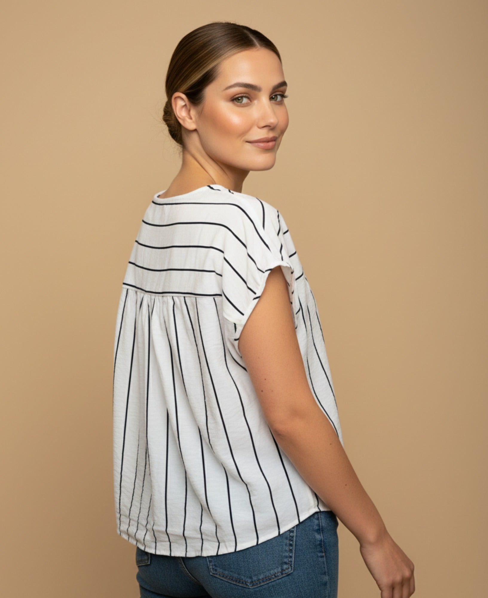 Camisa con Pliegues Posteriores - Crudo 34_913G329_CRU110605_3