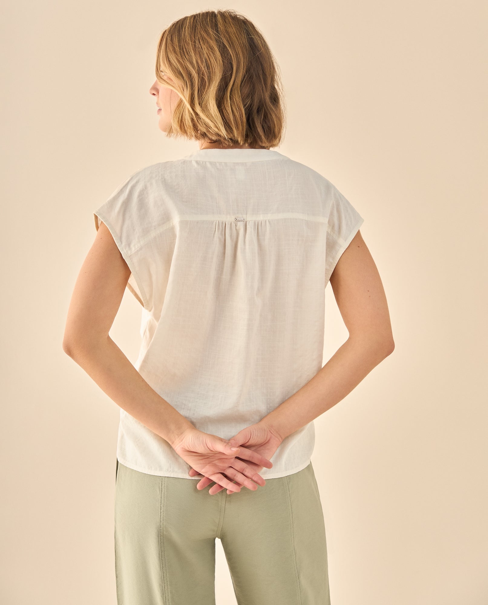Blusa con Fruncido y Cuello Mao - Blanco 34_919G004_BLA114202_4
