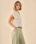 Blusa con Fruncido y Cuello Mao - Blanco
