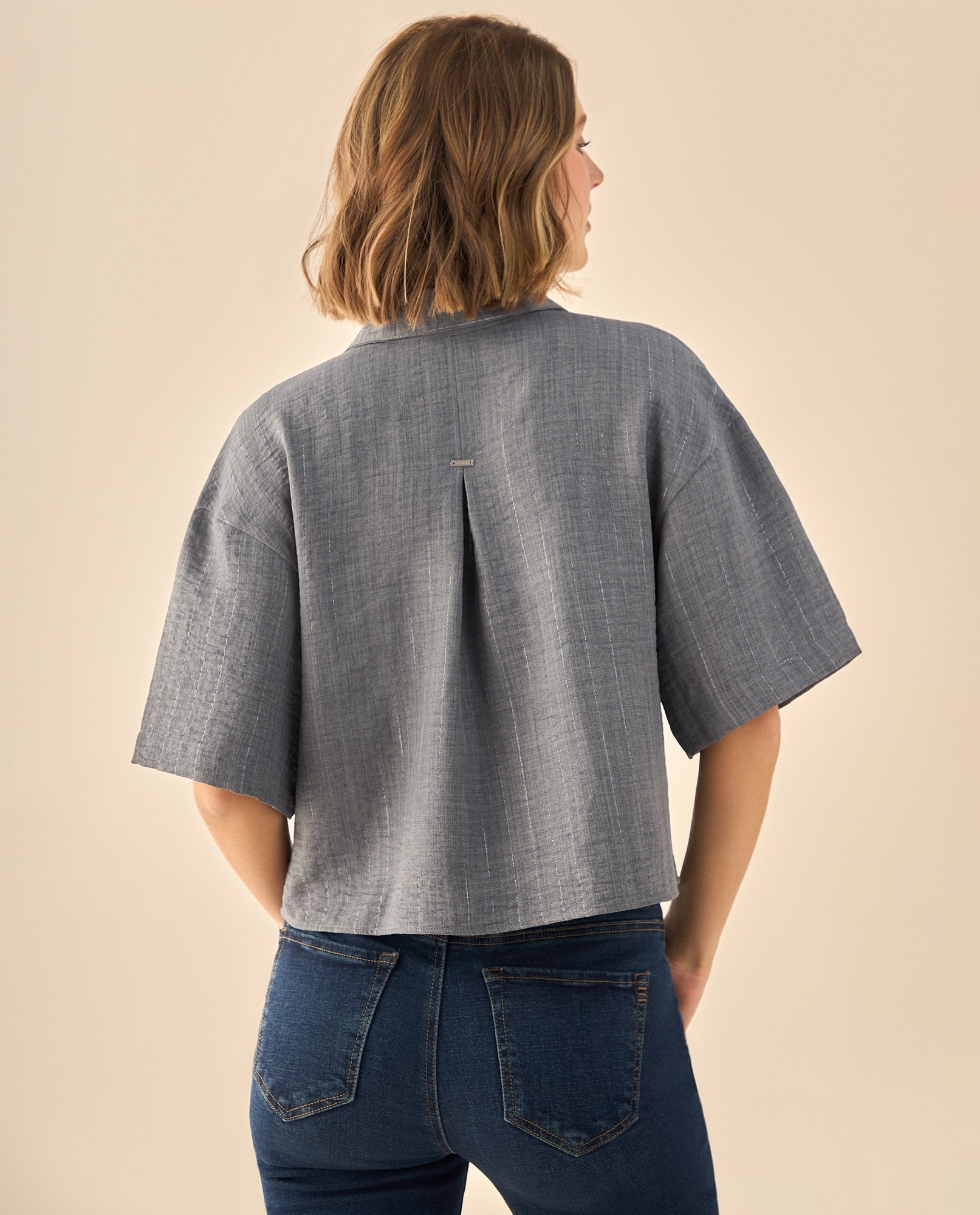 Camisa Cropped con Textura Jaspeada - Gris 34_919G005_GRI175104_4